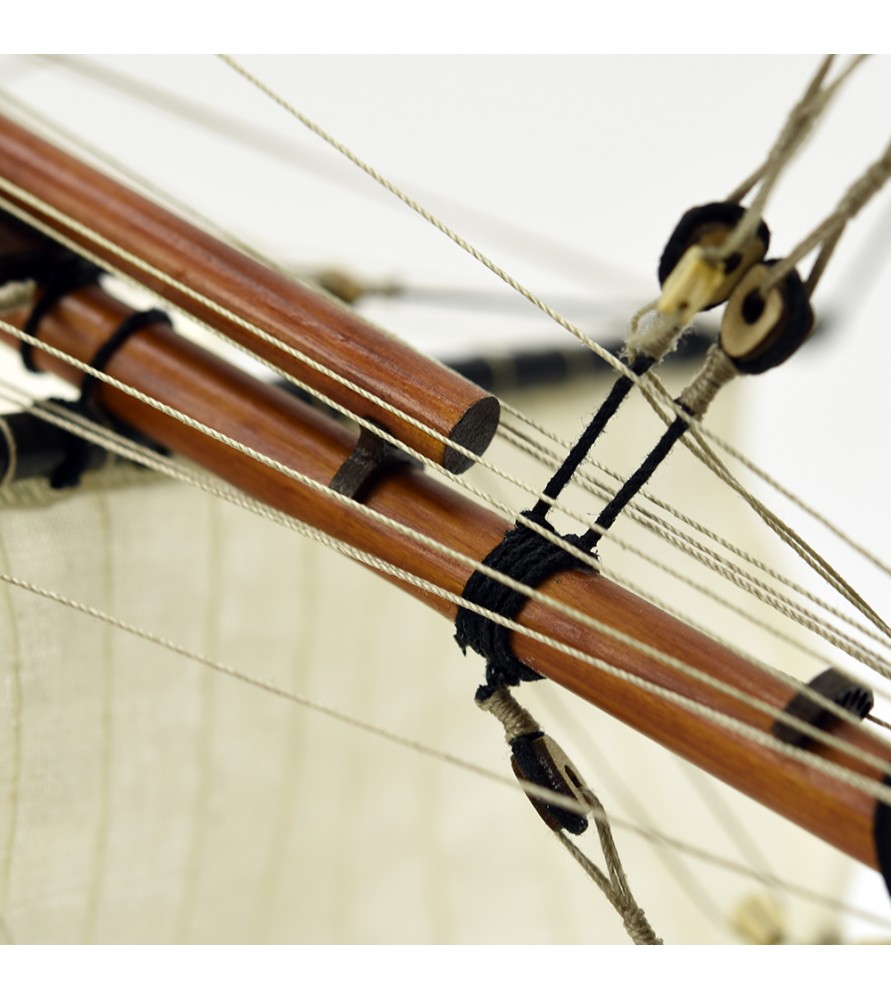 Pololesklý lak v odstínu dub (20 ml)