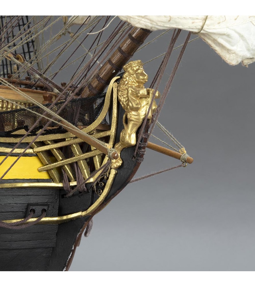 Navio da Linha Santa Ana 1:84. Modelo de madeira do navio 18