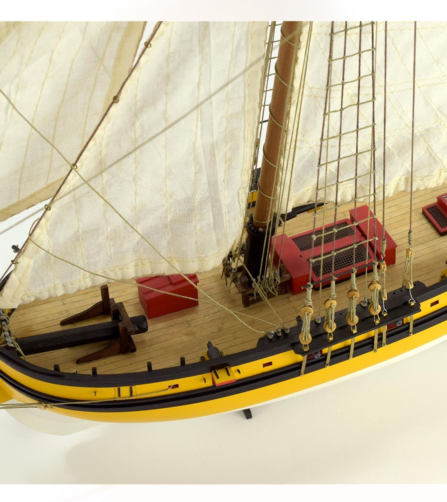 Modelo de navio em madeira. Cortador Corsário Le Renard 1:50