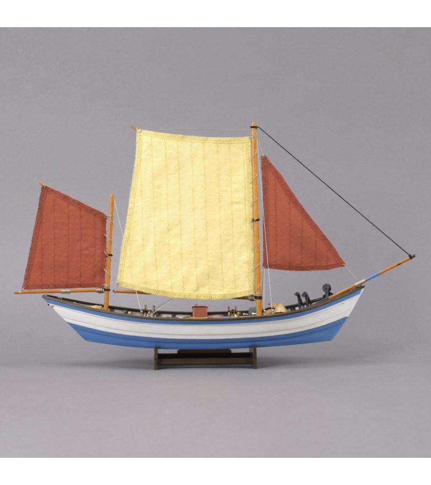 Doris Saint Malo 1:20. Maqueta de Barco de Pesca en Madera 17