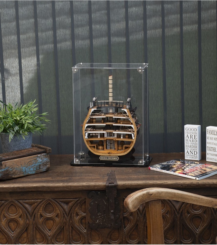 HMS Victory-sektionen. Gavepakke med model,...