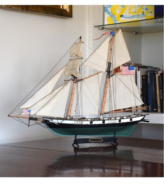 Schooner Harvey. Zestaw upominkowy z modelem w skali, farbami i narzędziami