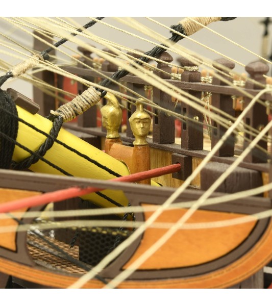 Modello di nave in legno Santisima Trinidad 1:84