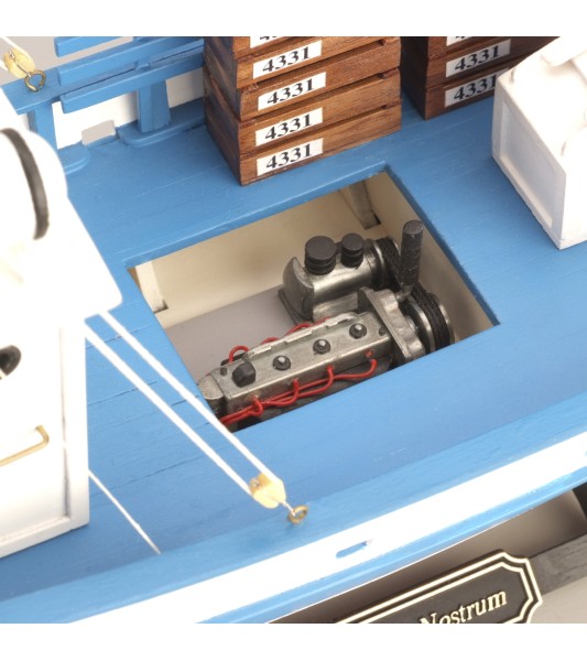 MARE NOSTRUM 1:35 Holzmodell eines Fischkutters Trawler
