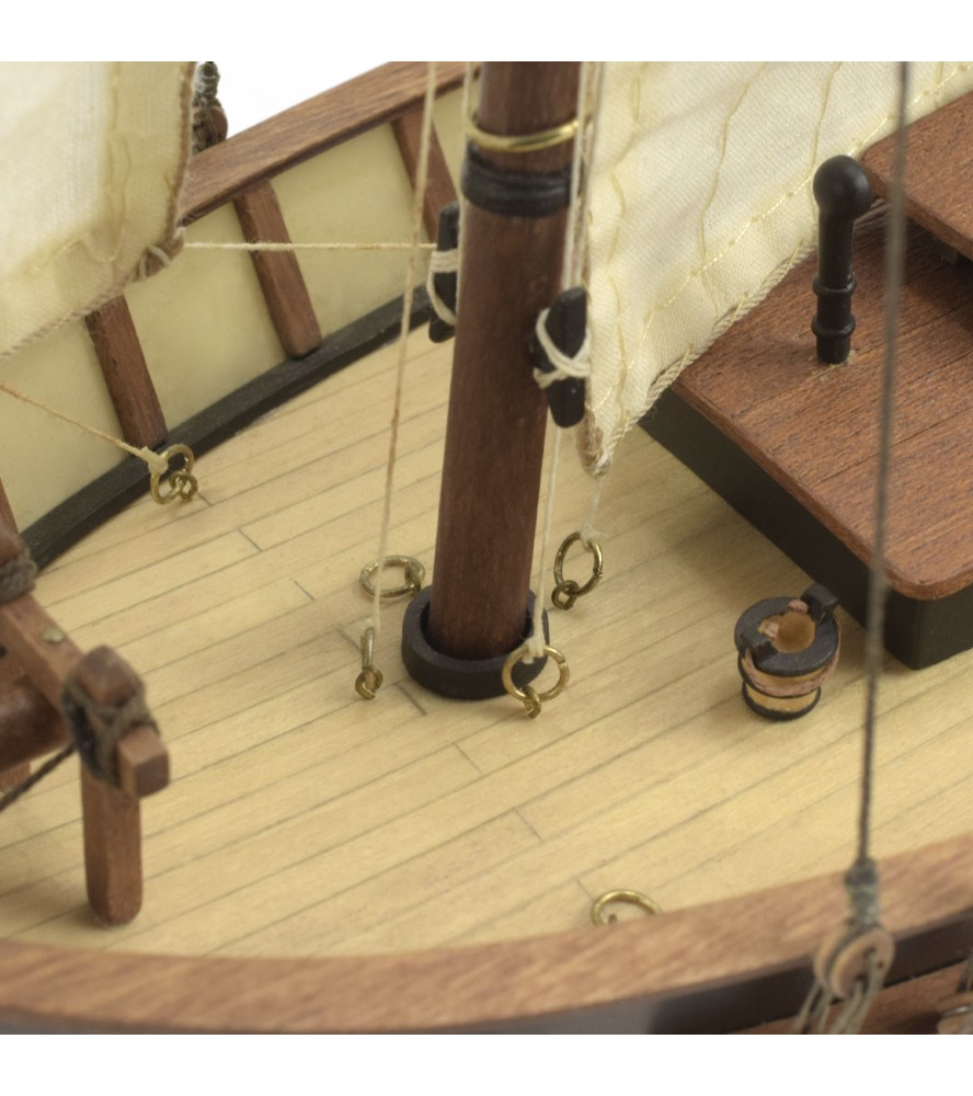 SWIFT - Maqueta de Barco Piloto en Madera 1:50