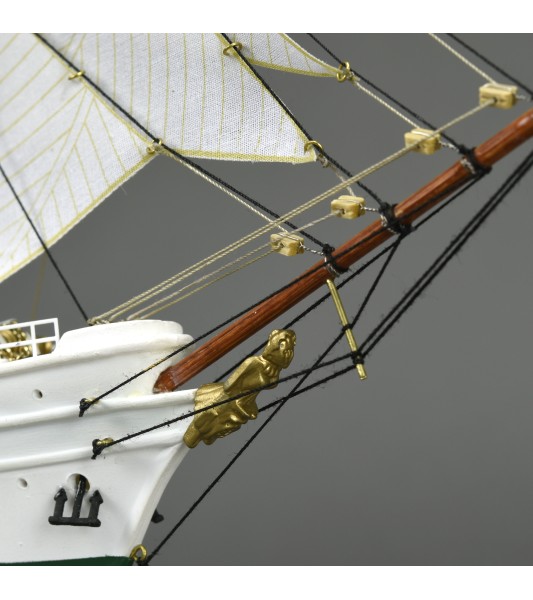 Buque Escuela Juan Sebastián Elcano / Esmeralda 1:250. Maqueta de Barco en Madera y Plástico