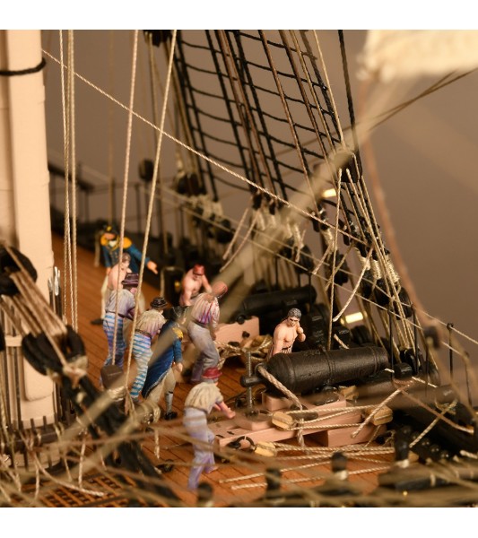 HMS VICTORY Trafalgar 1805 - Versão ANATOMIA - 1:84 - Escala de madeira